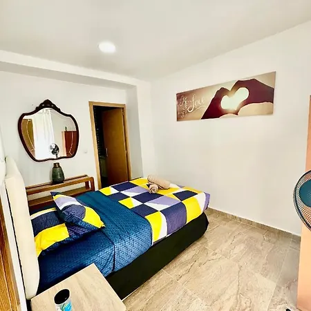 Del Ayuntamiento Appartement *